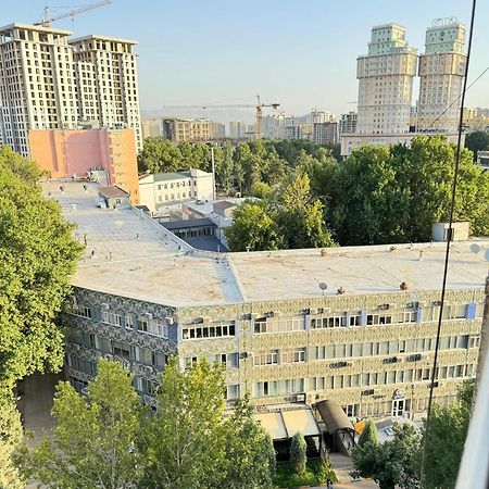 Cozy 2 Rooms Apartment In The Center, Free Wifi Dushanbe Exterior photo